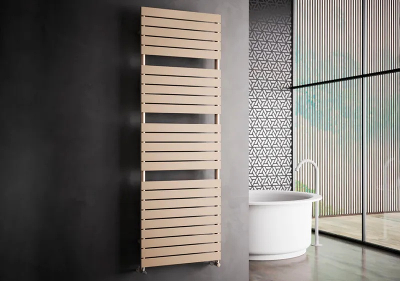 CORDIVARI — Termoarredi in esposizione da Edilcolor Novara